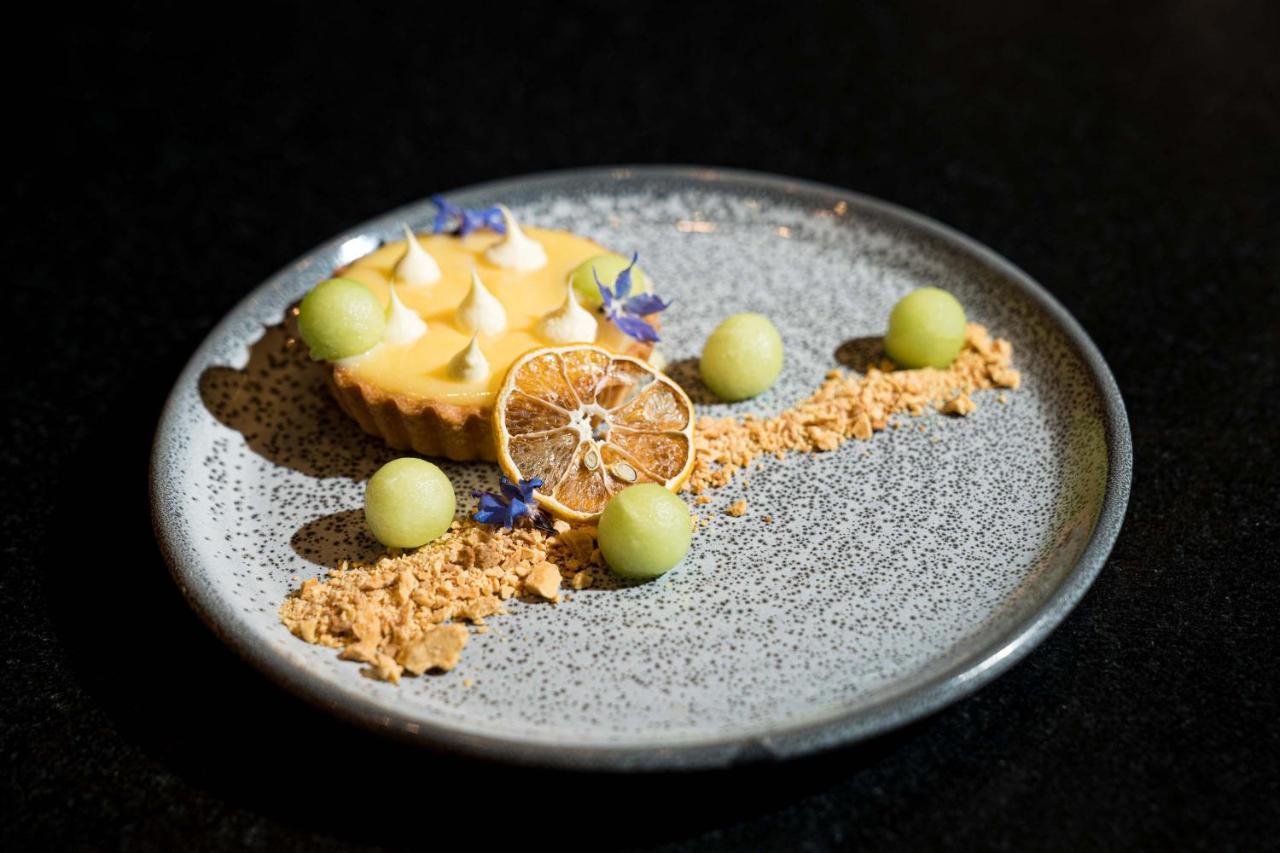 Peppers Waymouth Hotel Аделаїда Екстер'єр фото A lemon meringue tart